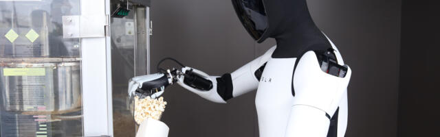 Tesla Robot Takes A Tumble After Teleoperator Crashes Out