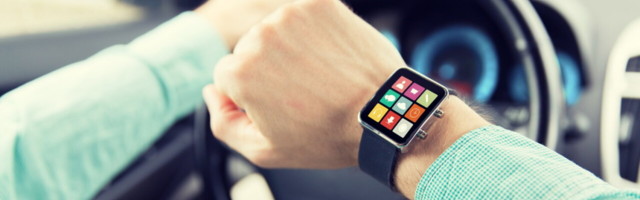 Smartwatches distract drivers more than phones