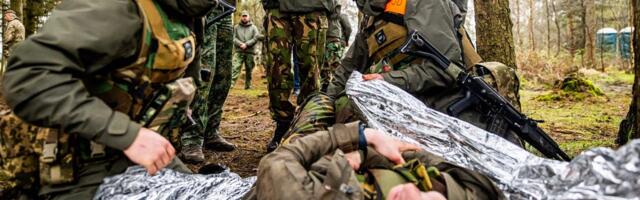 Western trainers use amputee actors to prep Ukrainian recruits for the 'shock' of blown-off limbs and other war wounds