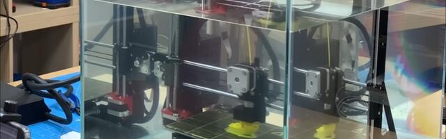 Makers Build Underwater 3D Printer That Runs in Aquarium, Public Pool