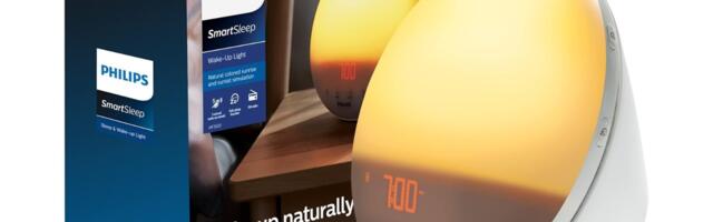 Not Just a Clock, Philips SmartSleep Combines Light, Alarm, and Radio at a Record-Low Price