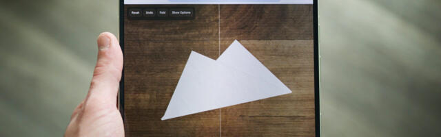 This clever origami game gives foldable phone owners a unique way to play