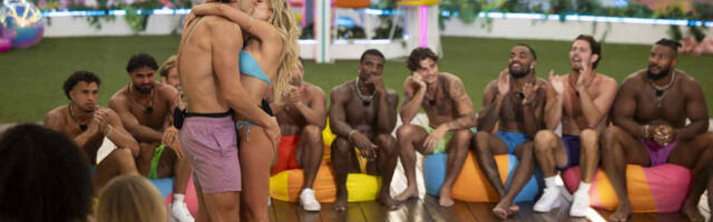 Is exclusive a valid relationship label? Love Island USA fans are split.