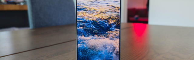 Wallpaper Wednesday: More great phone wallpapers for all to share (July 16)