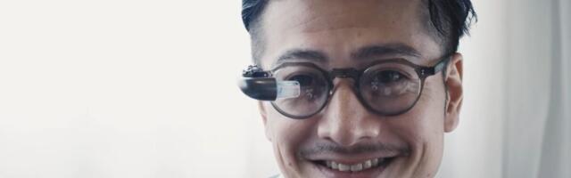 This AR Accessory Turns Your Dumb Glasses Into a Google Glass Ripoff