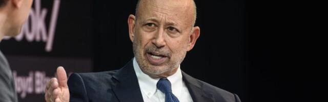 What ex-Goldman CEO Lloyd Blankfein says young workers should spend their first $5,000 in savings on