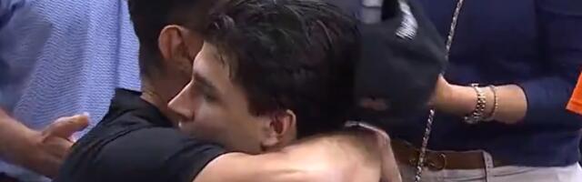 Snimak zagrljaja oca i sina obišao svet: Stojakovići vladaju Amerikom /VIDEO/