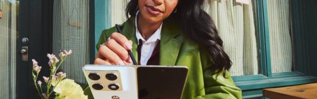 Motorola Razr Fold leaks in official-looking images in two colors