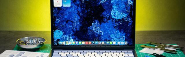 I customized a MacBook Neo with colorful spare parts
