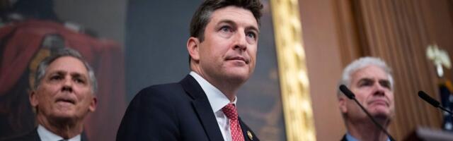 Lawmakers would get to hold onto their stocks under a new GOP-backed trading ban bill