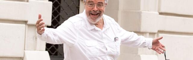 One of America's most legendary restaurateurs refuses to dine anywhere more expensive than his $750 NY Jets tickets
