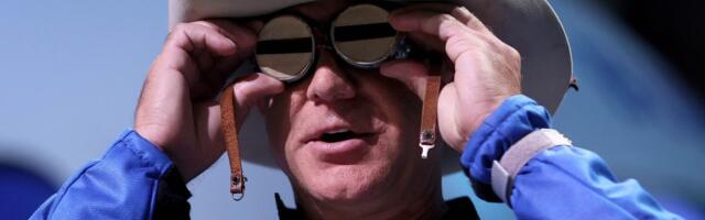 Jeff Bezos just announced plans for a third megaconstellation—this one for data centers