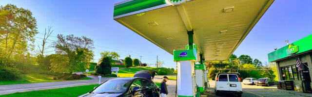 5 Gas Station Etiquette Rules Every Driver Should Know