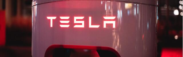 Musk’s Tesla Cybercab Could Hit the Roads By 2027