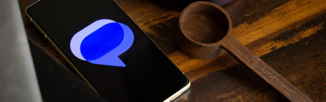 Google Messages is getting closer to livening up your chats with custom backgrounds