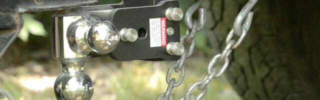 What Is The Correct Way To Hook Up Trailer Chains When Towing (And Why Is It Important?)