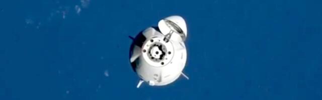 Watch the Crew Dragon hurtling through space at 17,500 mph