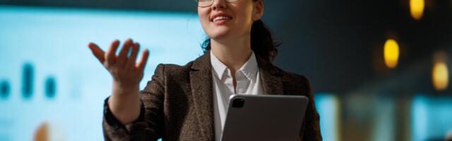 9 behaviors middle-class people view as “putting on airs” that are actually just basic elegance