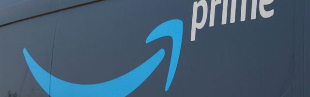 Is Amazon still delivering packages during the AWS outage?