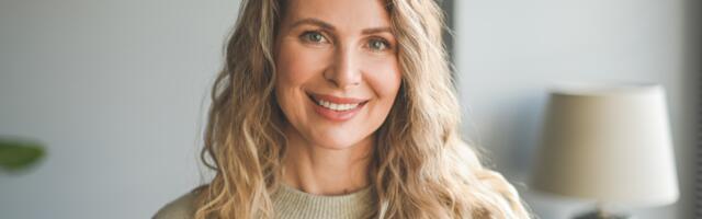 Psychology says people who are single in their 40s aren’t commitment-phobic or too picky—they’ve developed a relationship with solitude that makes most partnerships feel like a downgrade, and that realization changes what loneliness actually means