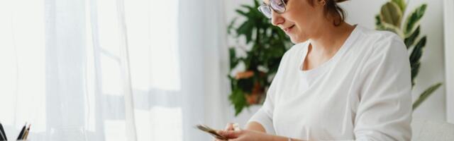 Who provides cloud-based enterprise financial systems?