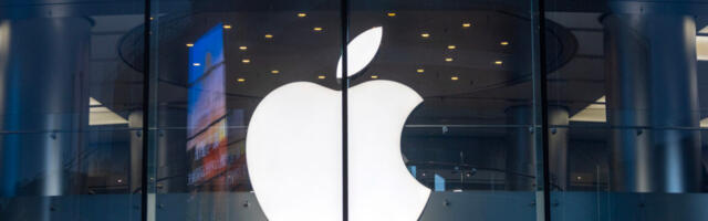 Apple silent as Trump promises “impossible” US-made iPhones