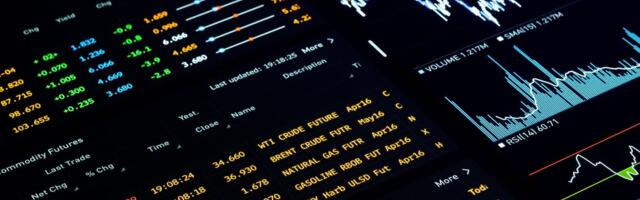 Bitcoin Traders Brace for NFP Shock With Hedging Plays