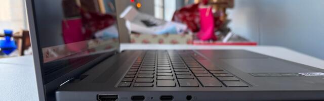 Lenovo IdeaPad 5i 16 2-in-1 Gen 10 Review: Budget Convertible With Good Performance but a Clunky Design