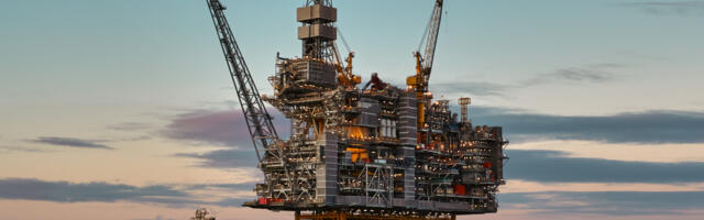 Where Is The Largest Oil Rig In The World?