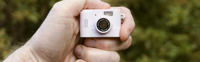 Forget the Kodak Charmera — this miniature digital camera is even smaller, even cheaper, and features a mini torch!