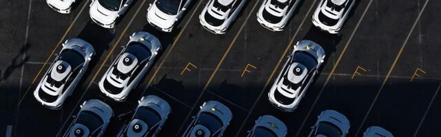 Behind robotaxis are thousands of humans helping the AI drive better