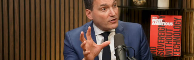 AI minister says Ottawa considering taking the lead on AI investment rounds
