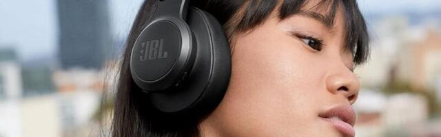 The JBL Live Headphones Are Now 70% Off, Lowest Price Ever for Holiday Tech Gifts