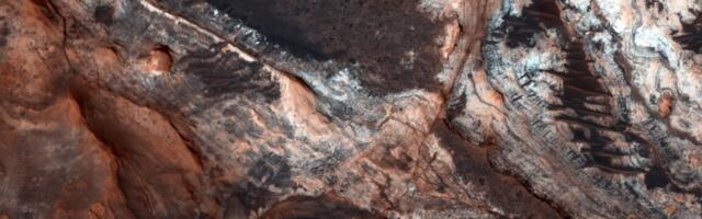 Edge of Mars’ great dichotomy eroded back by hundreds of kilometers