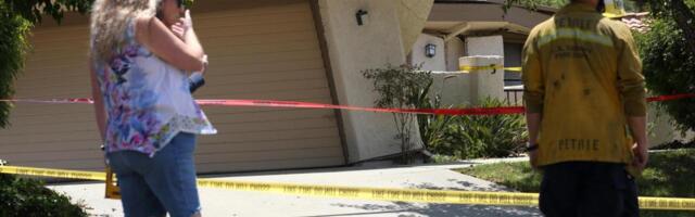 Southern California landslide destroys 12 houses