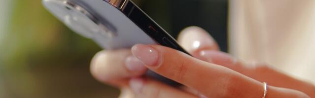 Apple finally caves, announces plan to bring RCS to iPhones in 2024