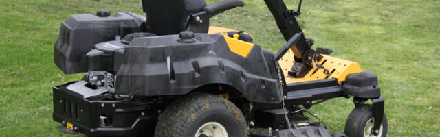 How Are Rear Engine Mowers Different From Lawn Tractors?