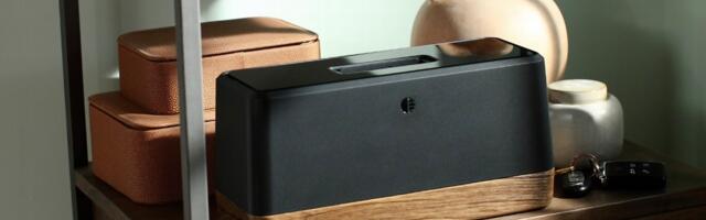 This toaster-like gadget gives your phone a battery top-up in seconds