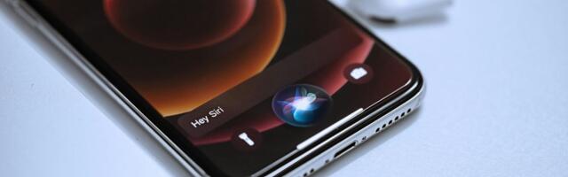 Apple plans to turn Siri into a full AI chatbot to take on ChatGPT and Gemini