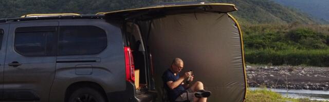 Enjoy instant shelter, anywhere your car can go with this canopy