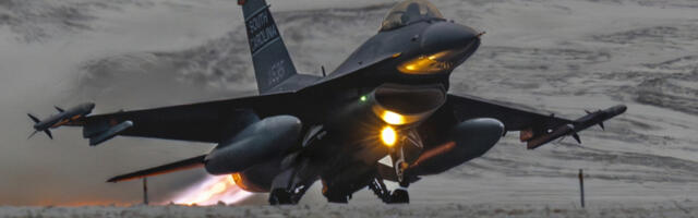 The US Navy's New Flight Helmet Does A Lot More Than Protect Pilots