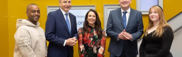 Taoiseach Presents AI Scholarships to Students at Google HQ