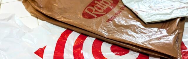 Why “paper or plastic?” may be coming to an end at California grocery stores