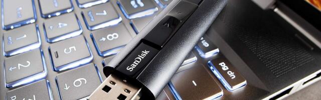 Amazon Just Marked Down This Lightning-Fast Portable SanDisk Flash Drive to Clear Out Stock