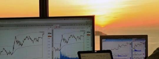 XRP Outperforms Bitcoin as ETF Filings Enter 20-Day Window, Setting up Breakout Trade to $2.80