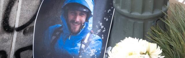 The Fake Tweets About Alex Pretti Reek of Desperation