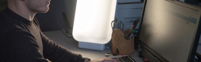 Don't Buy a Light Therapy Lamp Without Reading This First