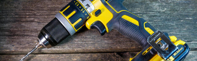 Here's How To Remove A Stuck DeWalt Battery