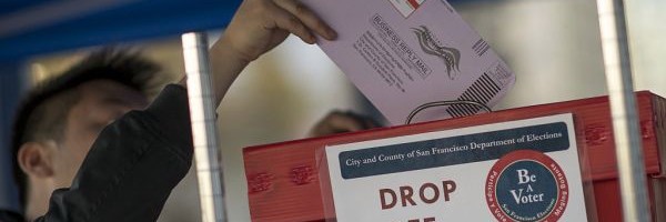 Facebook launches poll worker recruitment push in the News Feed