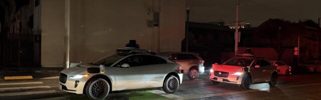 Power outage paralyzes Waymo robotaxis when traffic lights go out